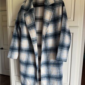 Sadie & Sage Blue and Cream Trench Coat Oversized Plaid will fit a Medium NWOT